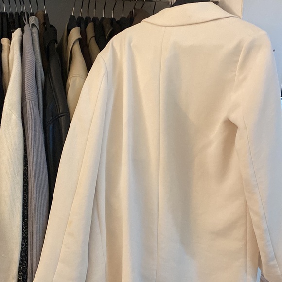 Aritzia Blazer - Picture 3 of 3